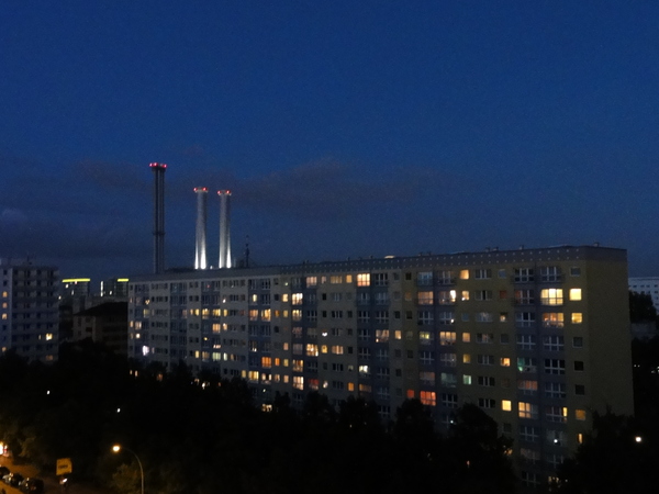 Kraftwerk bei Nacht