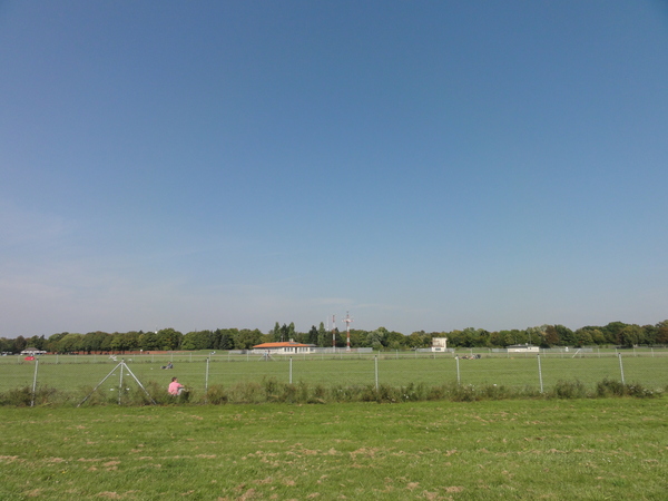 Fernsehturm vom Tempelhofer Feld