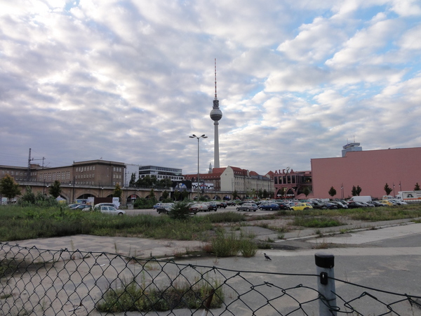 Tv-Turm von der Alexanderstr.