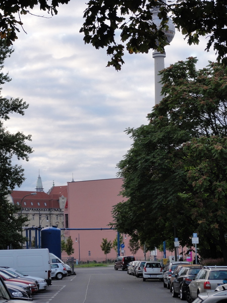 Tv-Turm von der Alexanderstr.