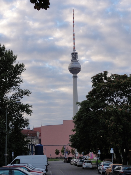 Tv-Turm von der Alexanderstr.