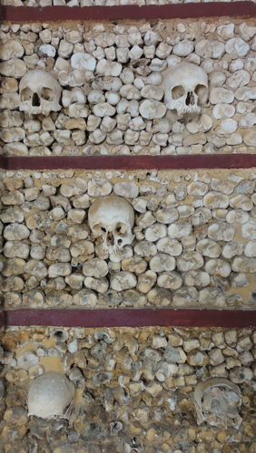 Faro, Nossa Senhora do Carmo, Skulls and Balkonies